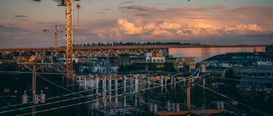Ingeniería y  <br>Construcción
